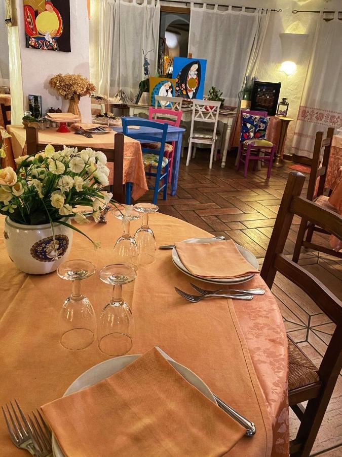 Locanda Tipica Sa Corte Ольєна Екстер'єр фото