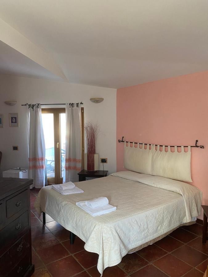 Locanda Tipica Sa Corte Ольєна Екстер'єр фото