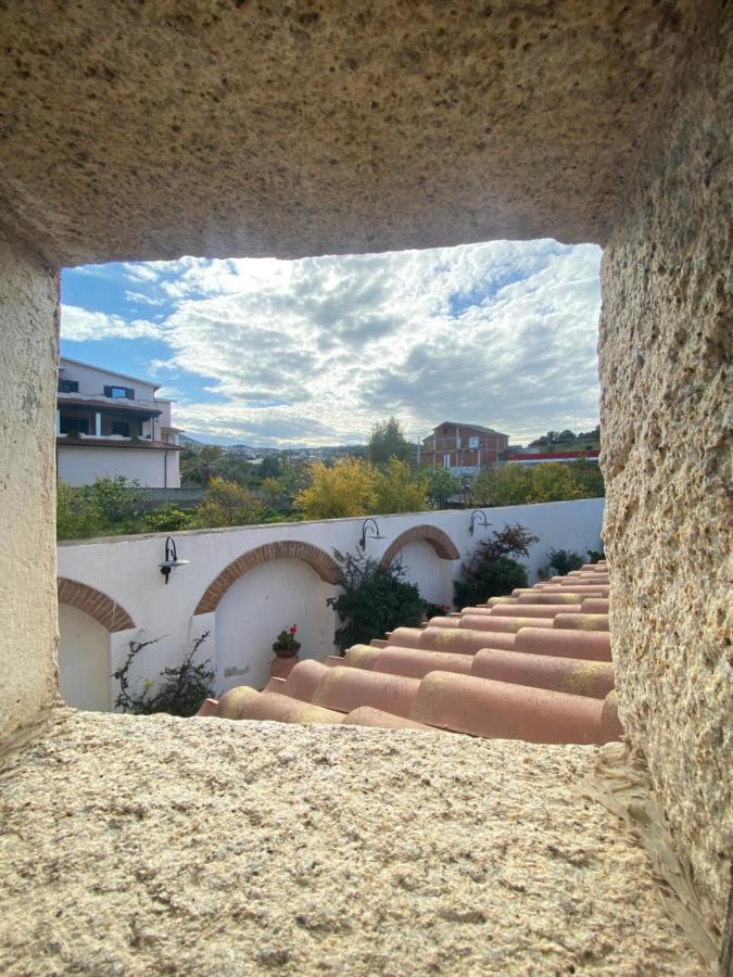 Locanda Tipica Sa Corte Ольєна Екстер'єр фото