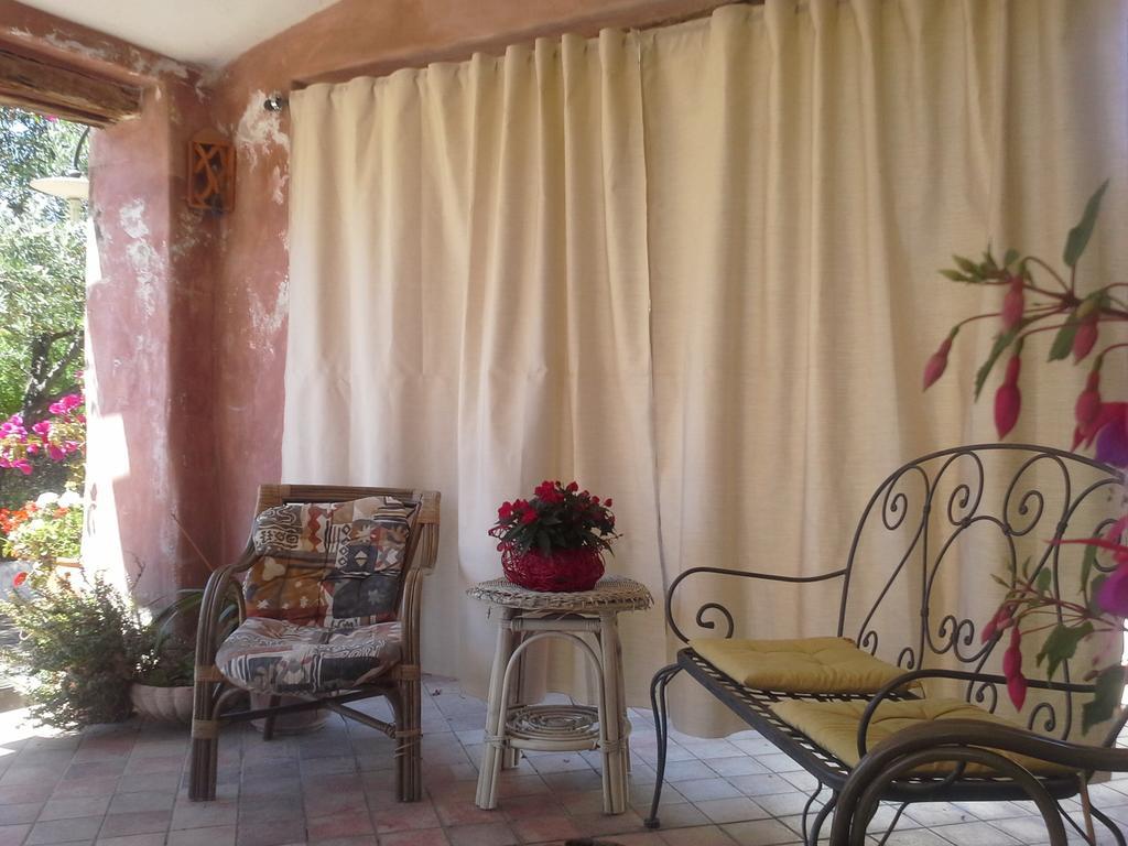 Locanda Tipica Sa Corte Ольєна Екстер'єр фото