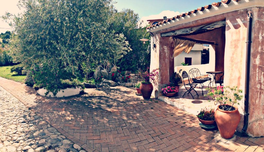 Locanda Tipica Sa Corte Ольєна Екстер'єр фото