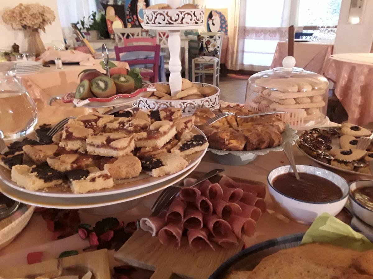 Locanda Tipica Sa Corte Ольєна Екстер'єр фото